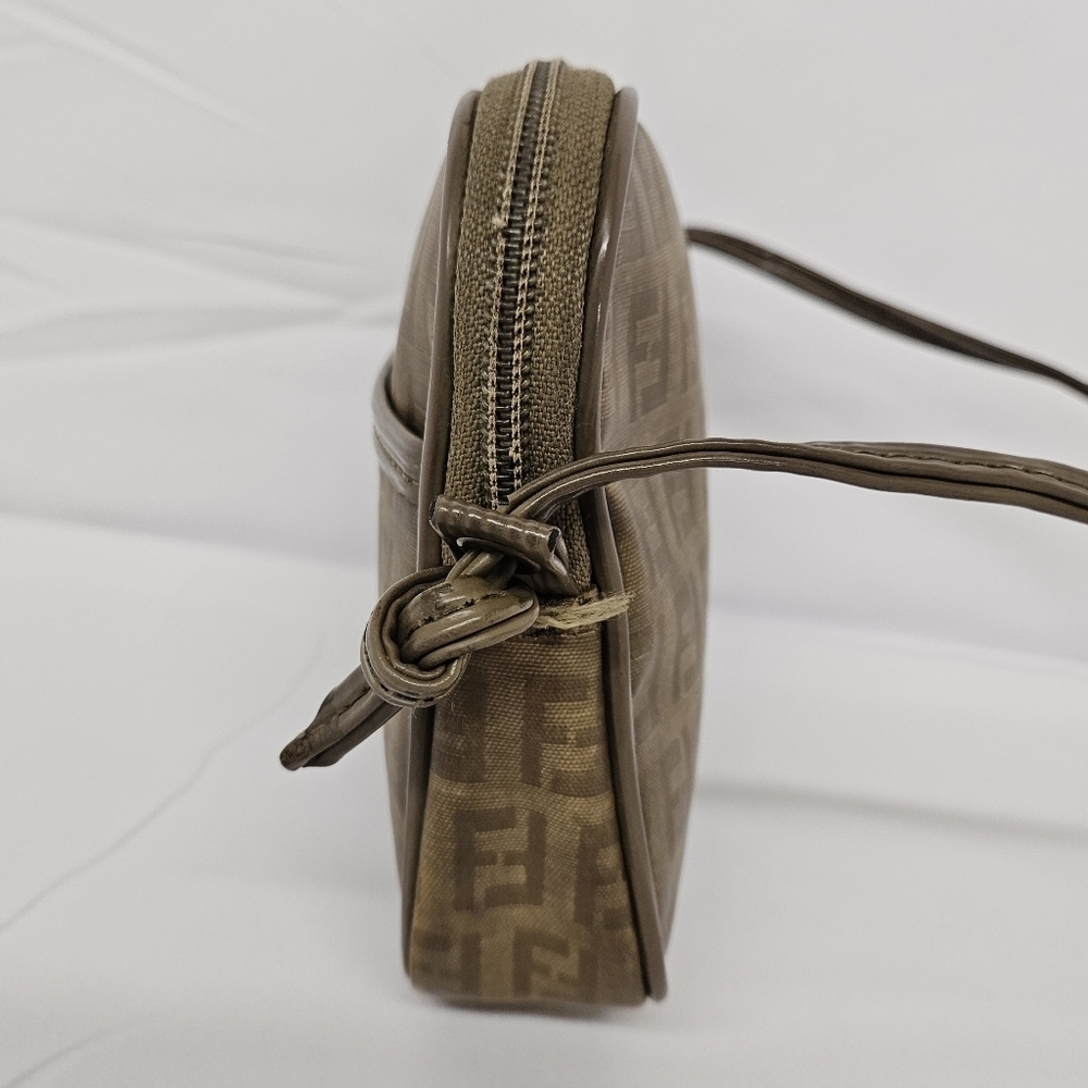 Fendi Zucchino Vintage Vinyl And PVC Crossbody Bag In Tan And Brown - Picture 4 of 13